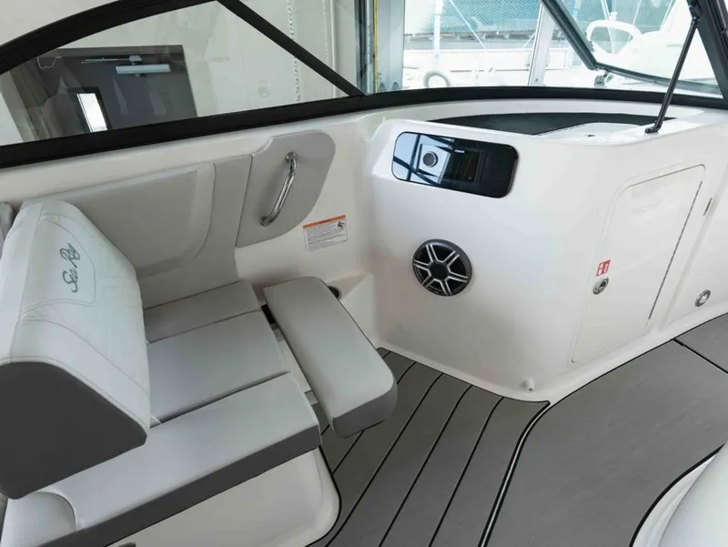 Slide: The Image of Sea Ray SDS 230 SURF 2026 - 12