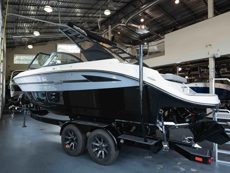 Slide: The Image of Sea Ray SDS 230 SURF 2026 - 3