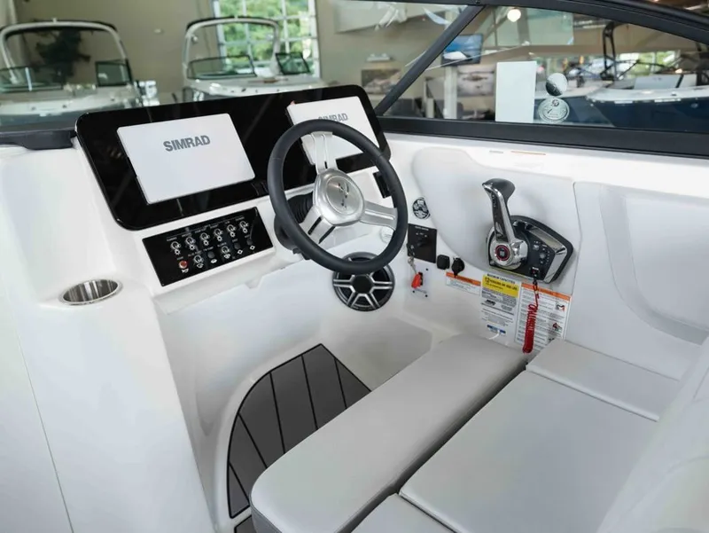 Slide: The Image of Sea Ray SDX 230 Surf 2026 - 10