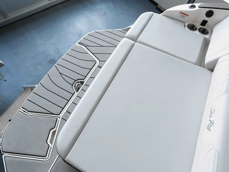 Slide: The Image of Sea Ray SDX 230 Surf 2026 - 19