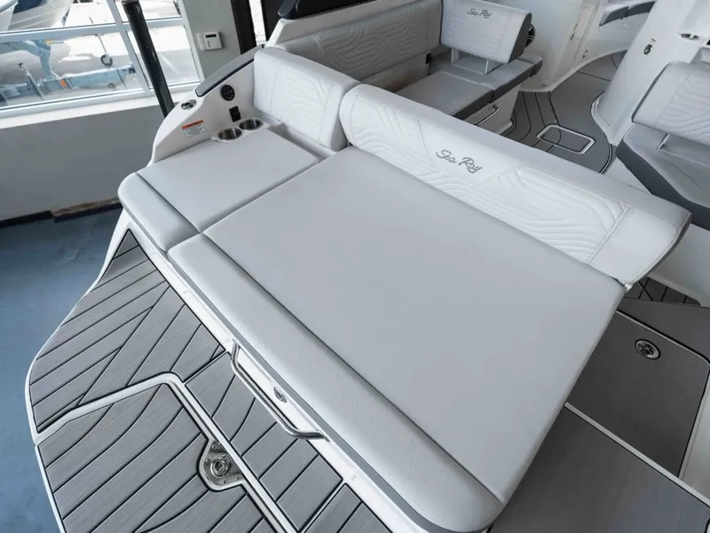 Slide: The Image of Sea Ray SDX 230 Surf 2026 - 6