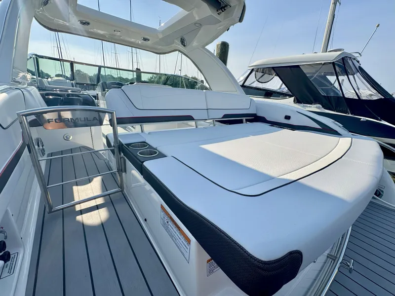 Slide: The Image of Formula 350 CBR 2024 - 31