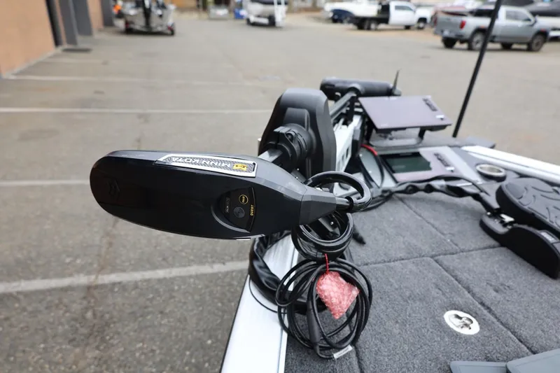 Slide: The Image of 2026 Lund 2075 Pro-V Bass XS boat with advanced trolling motor and equipment. - 43