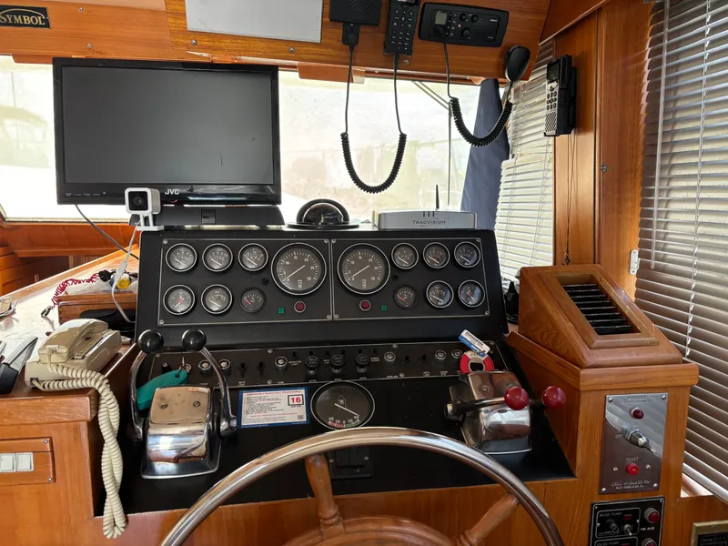 Slide: The Image of Symbol Sport Fisherman Cruiser 1986 - 13