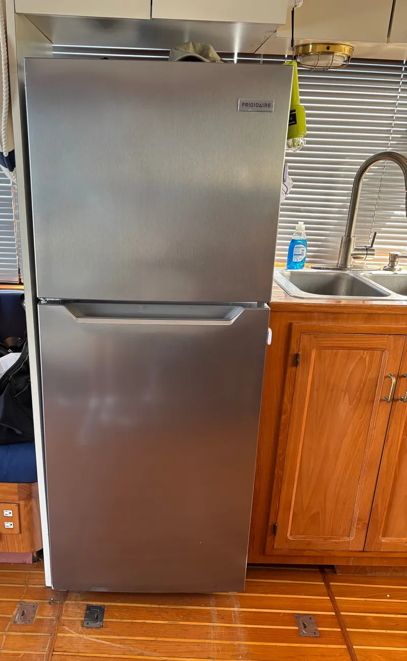 Slide: The Image of Symbol Sport Fisherman Cruiser 1986 - 15