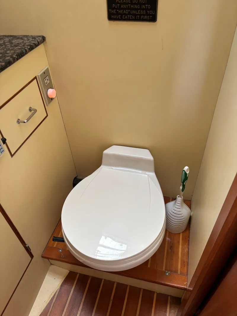 Slide: The Image of Symbol Sport Fisherman Cruiser 1986 - 20