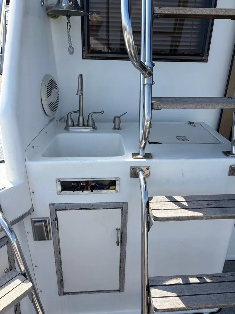 Slide: The Image of Symbol Sport Fisherman Cruiser 1986 - 8