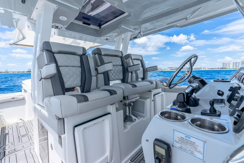 Slide: The Image of Pursuit S 358 Sport 2024 - 53