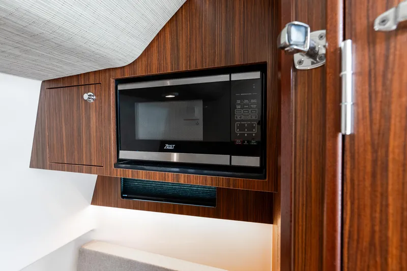 Slide: The Image of Pursuit S 358 Sport 2024 - 56