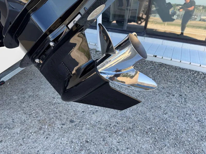 Slide: The Image of Boston Whaler 170 Montauk 2022 - 16