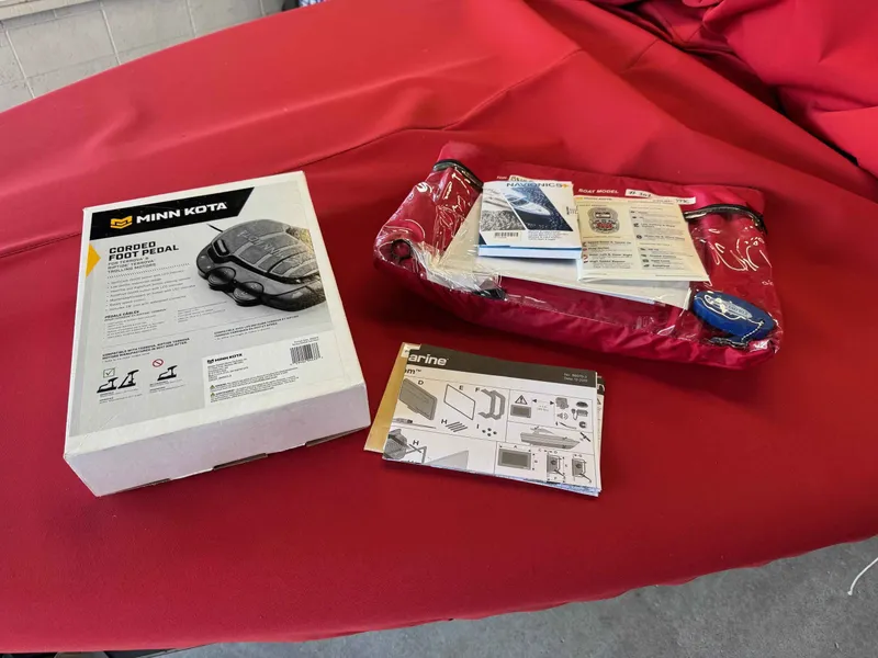 Slide: The Image of Boston Whaler 170 Montauk 2022 - 18