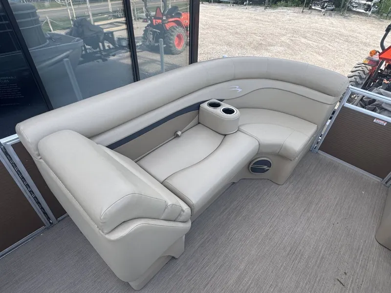 Slide: The Image of Bennington 22 SSRX 2017 - 14