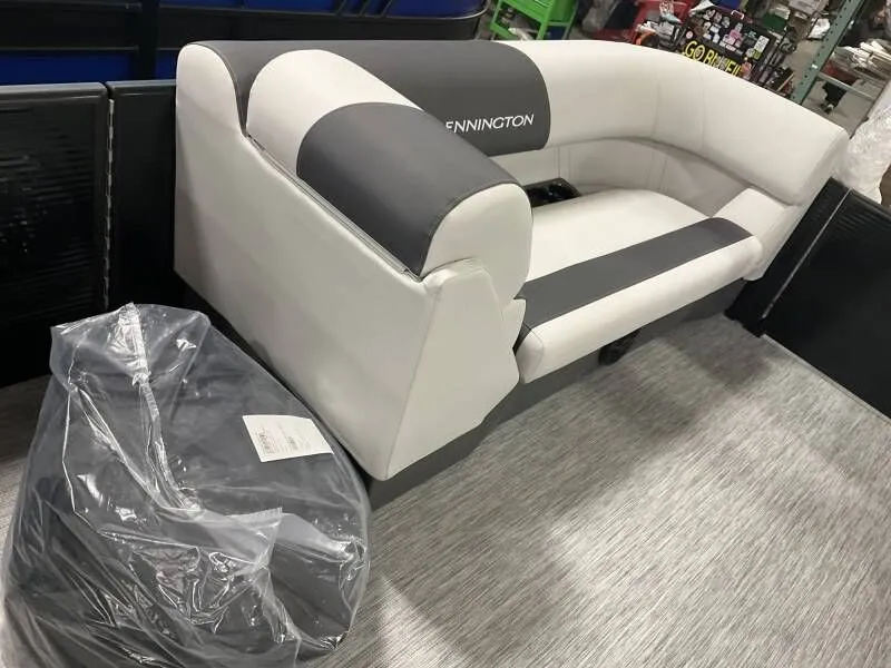 Slide: The Image of Bennington 22 SL 2025 - 12