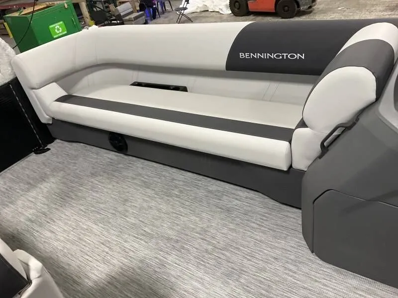 Slide: The Image of Bennington 22 SL 2025 - 13