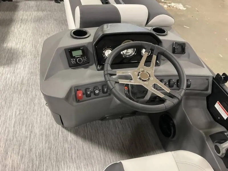 Slide: The Image of Bennington 22 SL 2025 - 14