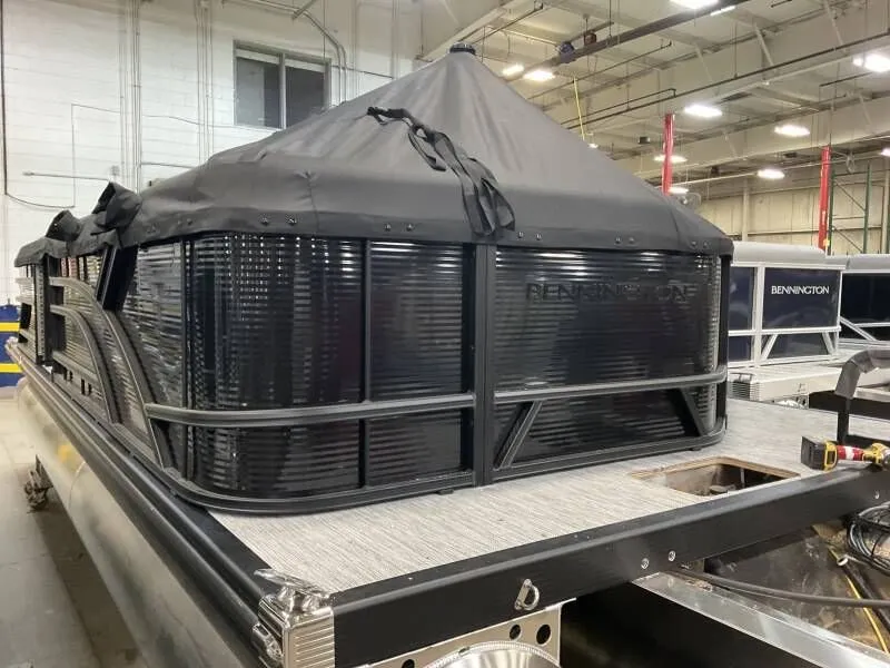 Slide: The Image of Bennington 22 SL 2025 - 4