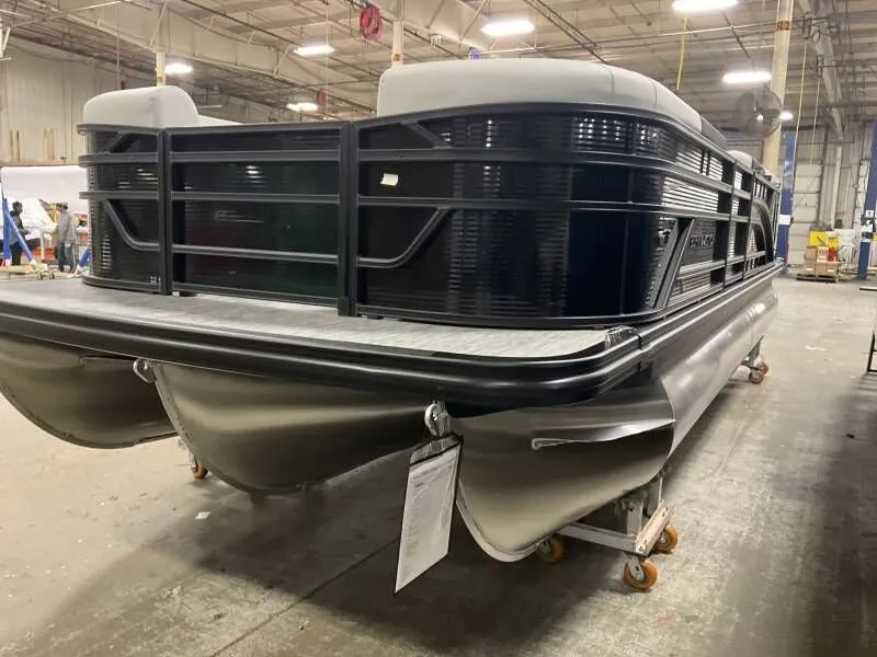 Slide: The Image of Bennington 22 SL 2025 - 5