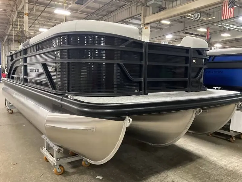 Slide: The Image of Bennington 22 SL 2025 - 6