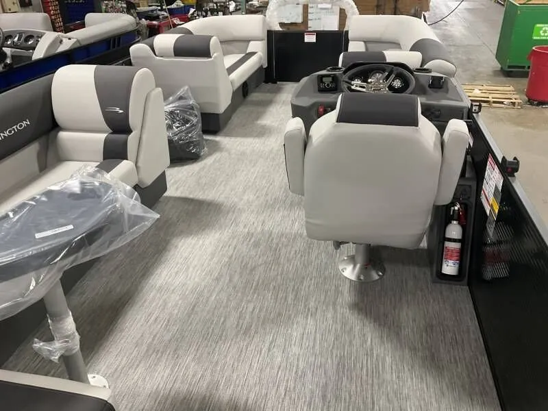 Slide: The Image of Bennington 22 SL 2025 - 9