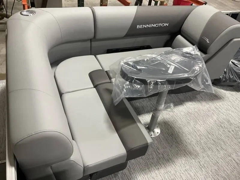 Slide: The Image of Bennington 18 SL 2025 - 10