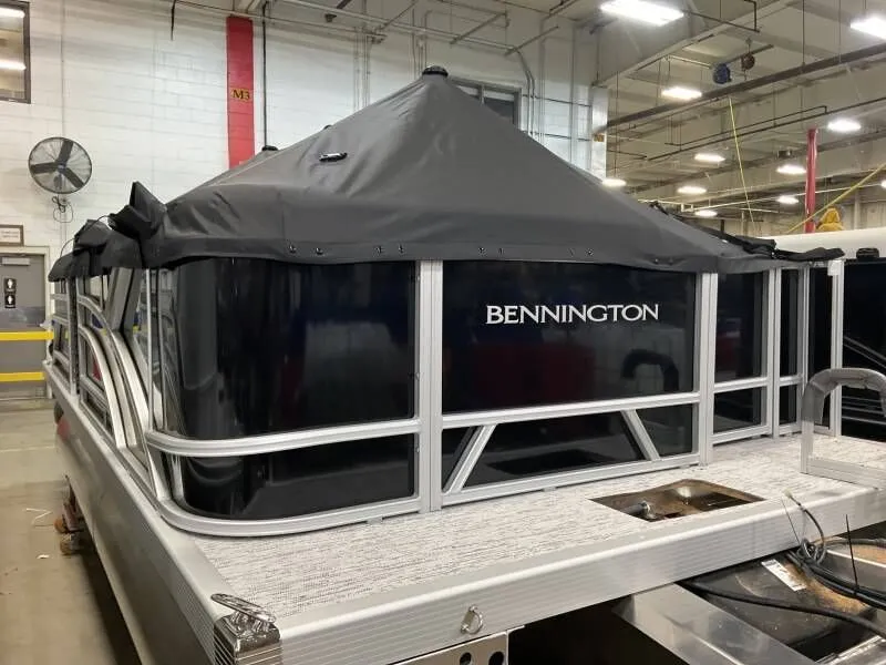 Slide: The Image of Bennington 18 SL 2025 - 4