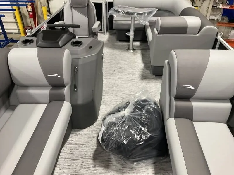 Slide: The Image of Bennington 18 SL 2025 - 7