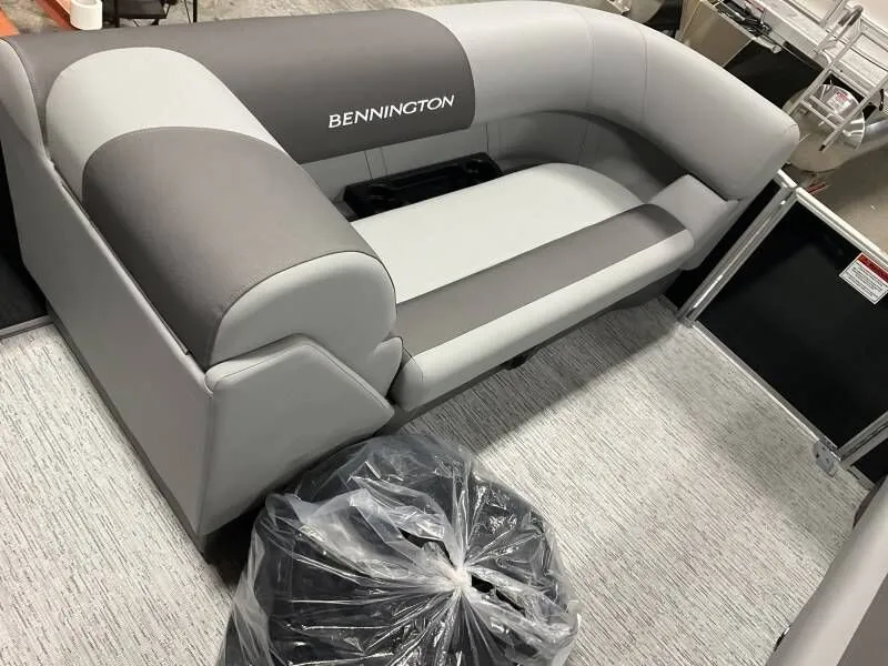 Slide: The Image of Bennington 18 SL 2025 - 8