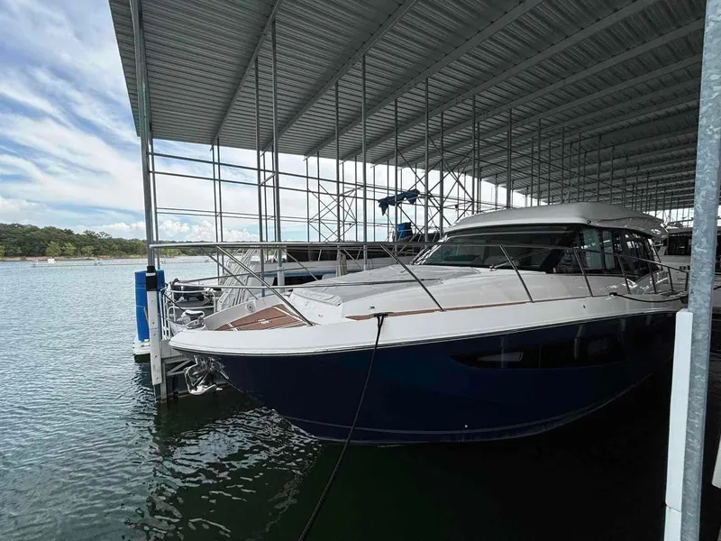 Slide: The Image of Regal 42 Grande Coupe 2020 - 7