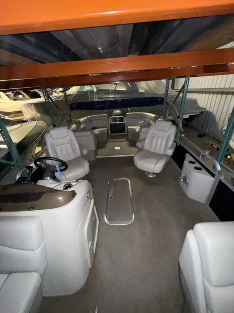 Slide: The Image of Bennington 24 SLX3 2015 - 11