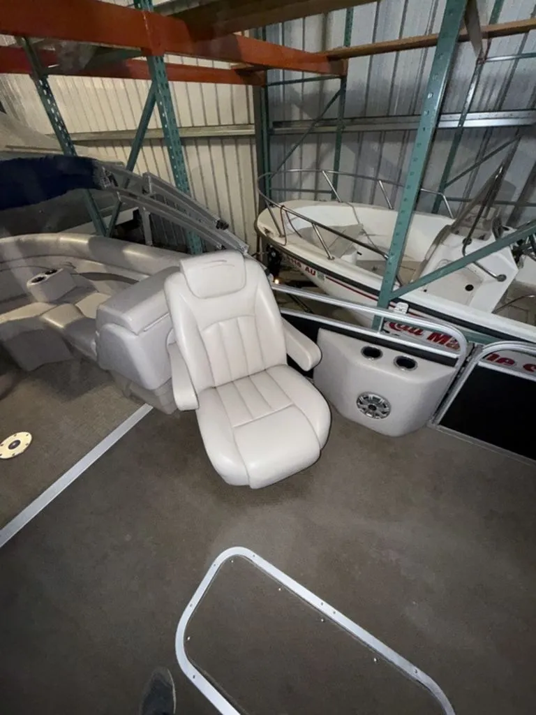 Slide: The Image of Bennington 24 SLX3 2015 - 9