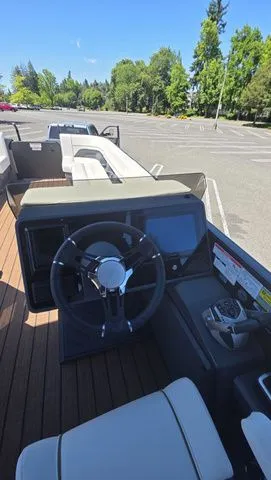 Slide: The Image of Manitou 26 Explore 6' Max Deck With Dual 150Hp Motors 2025 - 100