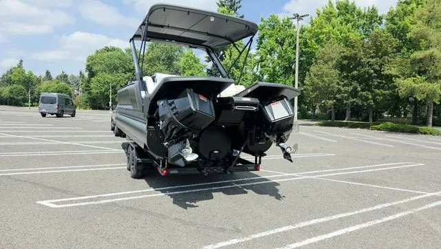 Slide: The Image of Manitou 26 Explore 6' Max Deck With Dual 150Hp Motors 2025 - 13