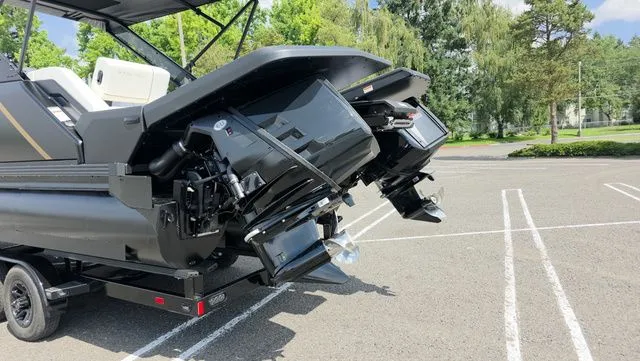 Slide: The Image of Manitou 26 Explore 6' Max Deck With Dual 150Hp Motors 2025 - 15