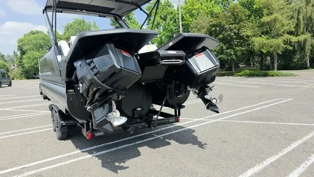 Slide: The Image of Manitou 26 Explore 6' Max Deck With Dual 150Hp Motors 2025 - 16