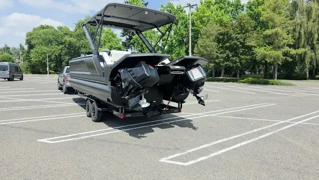 Slide: The Image of Manitou 26 Explore 6' Max Deck With Dual 150Hp Motors 2025 - 17