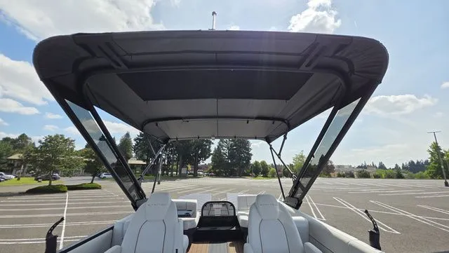 Slide: The Image of Manitou 26 Explore 6' Max Deck With Dual 150Hp Motors 2025 - 22