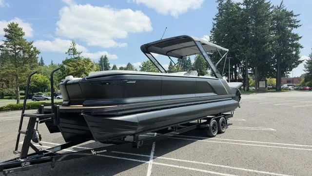 Slide: The Image of Manitou 26 Explore 6' Max Deck With Dual 150Hp Motors 2025 - 4