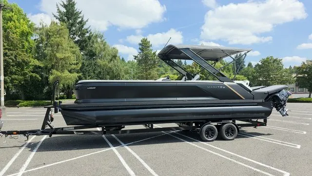 Slide: The Image of Manitou 26 Explore 6' Max Deck With Dual 150Hp Motors 2025 - 5