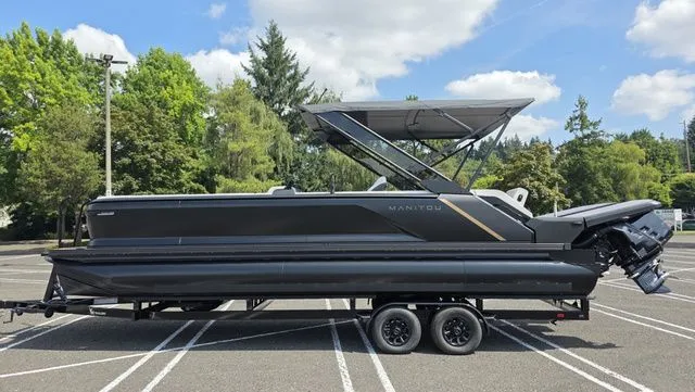 Slide: The Image of Manitou 26 Explore 6' Max Deck With Dual 150Hp Motors 2025 - 54