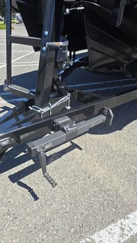 Slide: The Image of Manitou 26 Explore 6' Max Deck With Dual 150Hp Motors 2025 - 57