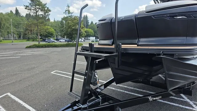 Slide: The Image of Manitou 26 Explore 6' Max Deck With Dual 150Hp Motors 2025 - 74