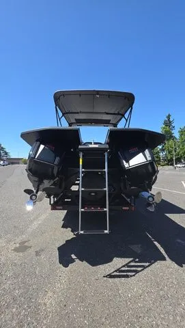 Slide: The Image of Manitou 26 Explore 6' Max Deck With Dual 150Hp Motors 2025 - 82