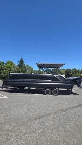 Slide: The Image of Manitou 26 Explore 6' Max Deck With Dual 150Hp Motors 2025 - 86