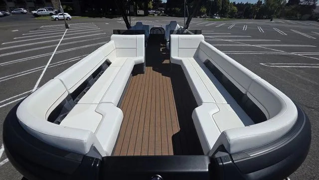 Slide: The Image of Manitou 26 Explore 6' Max Deck With Dual 150Hp Motors 2025 - 93