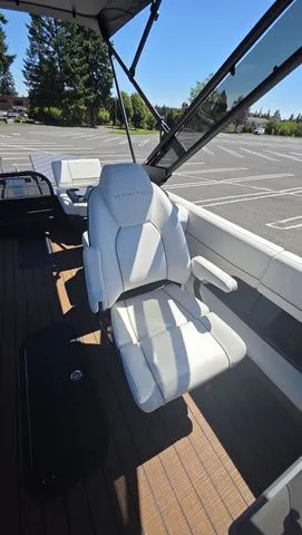 Slide: The Image of Manitou 26 Explore 6' Max Deck With Dual 150Hp Motors 2025 - 96