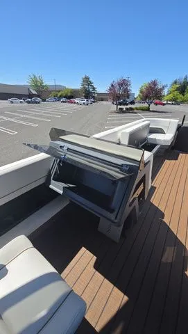 Slide: The Image of Manitou 26 Explore 6' Max Deck With Dual 150Hp Motors 2025 - 99