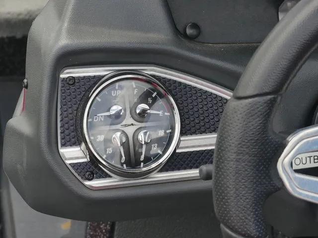 Slide: The Image of Skeeter FX20 2015 - 16