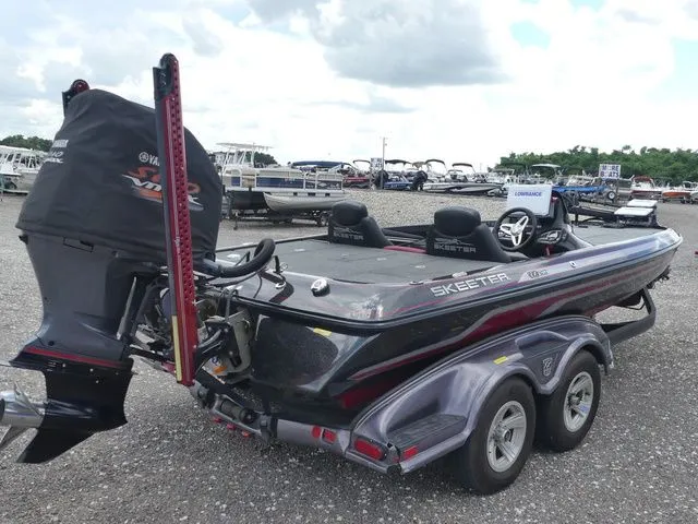 Slide: The Image of Skeeter FX20 2015 - 4