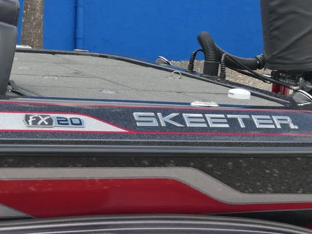 Slide: The Image of Skeeter FX20 2015 - 8