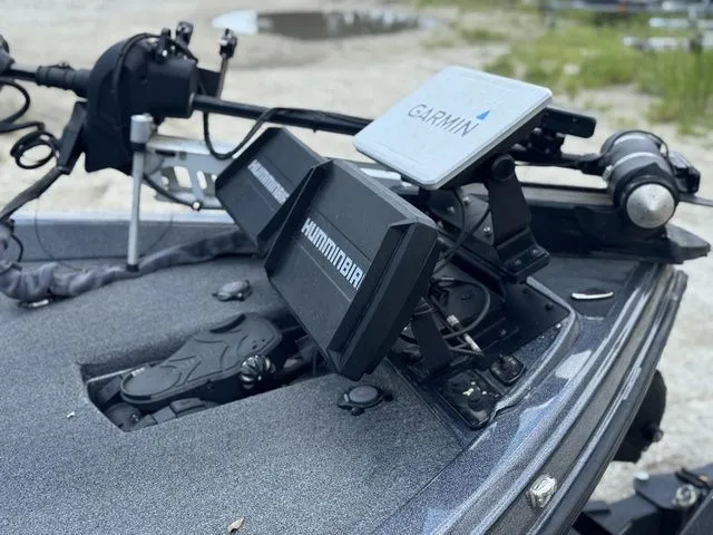 Slide: The Image of Phoenix Bass Boats 21 PHX 2021 - 11